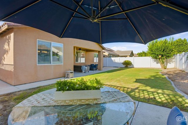 14707 Coneflower Drive, Bakersfield, CA 93314