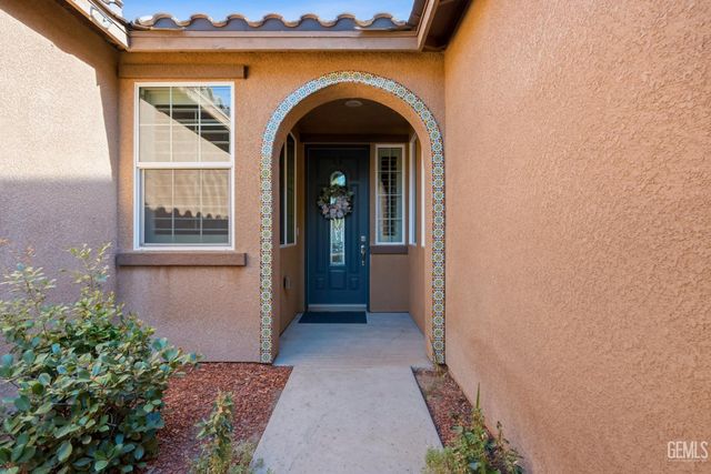 14707 Coneflower Drive, Bakersfield, CA 93314
