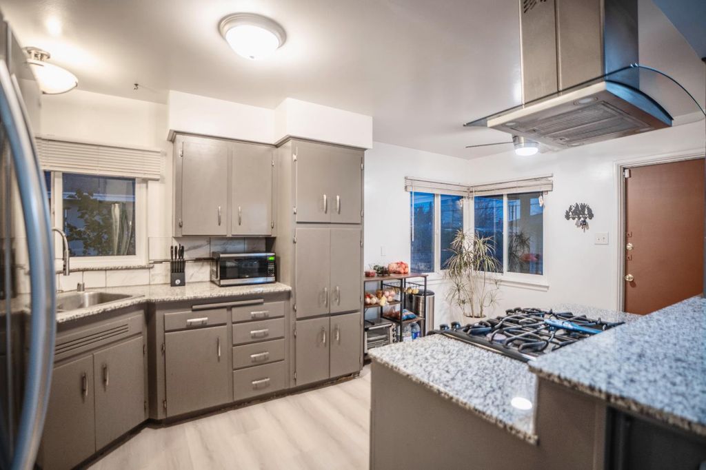 Image 11 of property listing at 1447 W Normal Avenue, Fresno, CA 93705