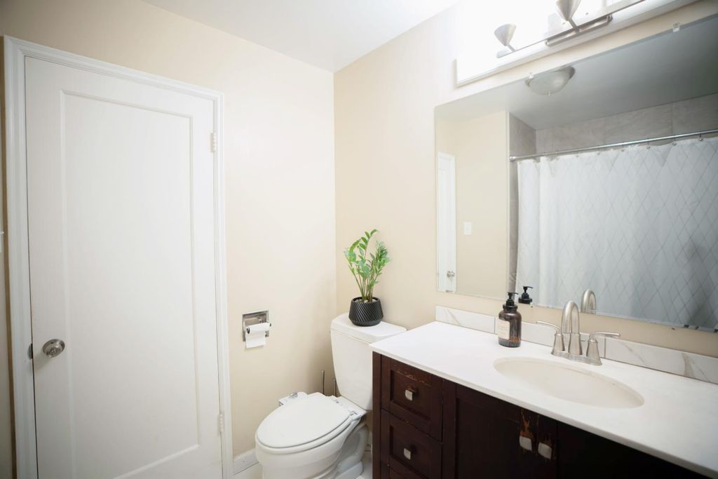 Image 16 of property listing at 1447 W Normal Avenue, Fresno, CA 93705