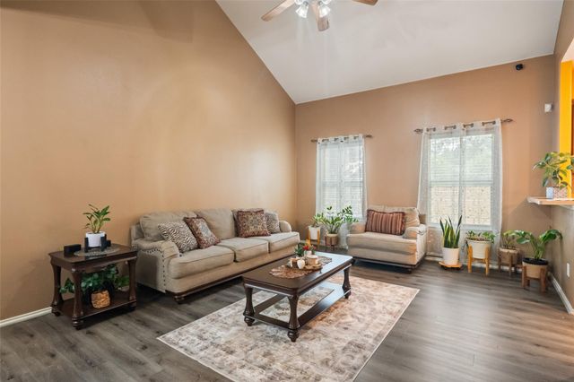 1700 Chestnut Glen Court, Conroe, TX 77301