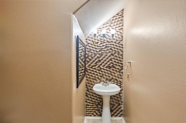 1700 Chestnut Glen Court, Conroe, TX 77301