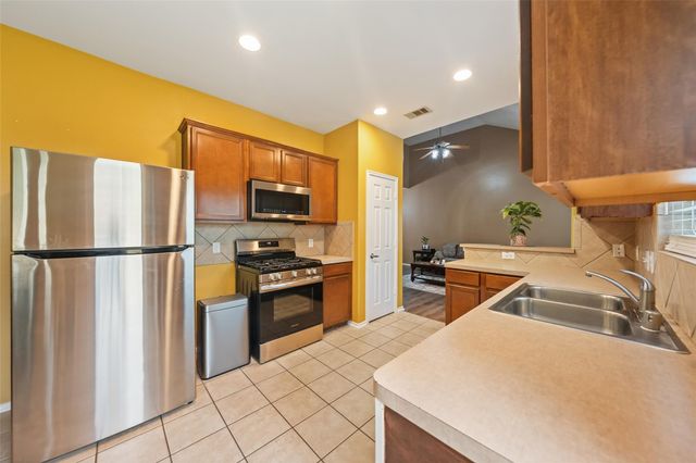 1700 Chestnut Glen Court, Conroe, TX 77301