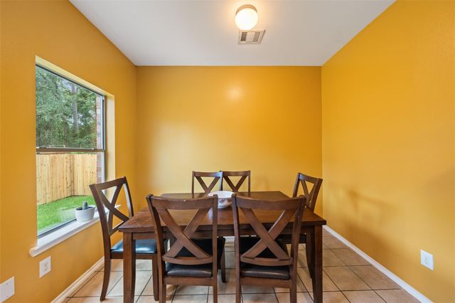 1700 Chestnut Glen Court, Conroe, TX 77301
