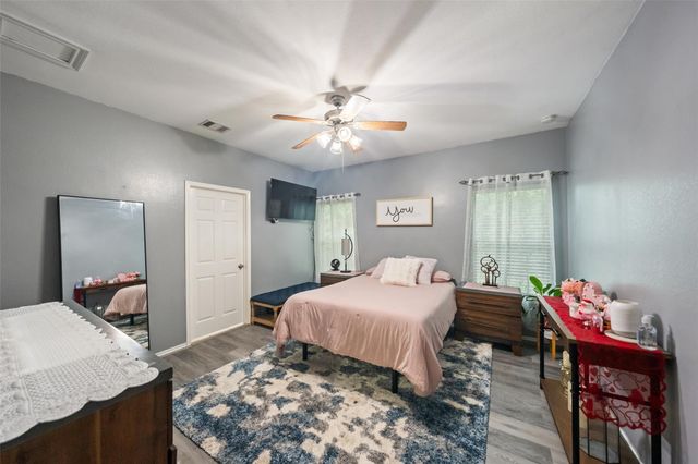1700 Chestnut Glen Court, Conroe, TX 77301