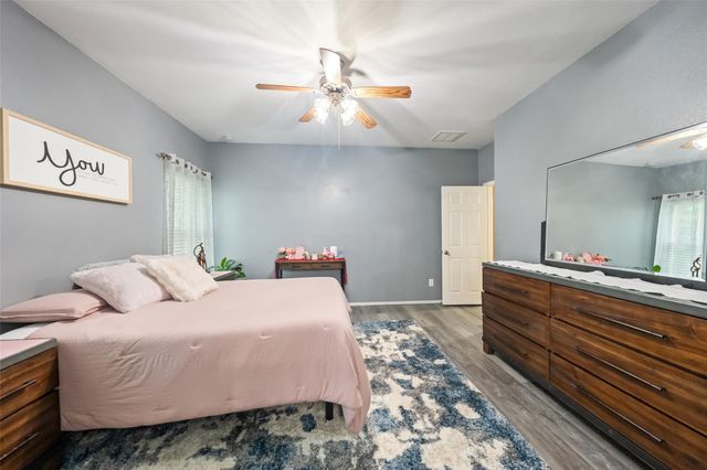 1700 Chestnut Glen Court, Conroe, TX 77301