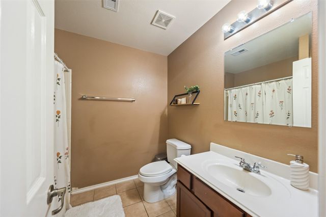 1700 Chestnut Glen Court, Conroe, TX 77301