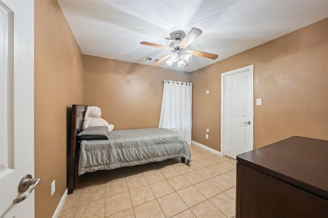 1700 Chestnut Glen Court, Conroe, TX 77301
