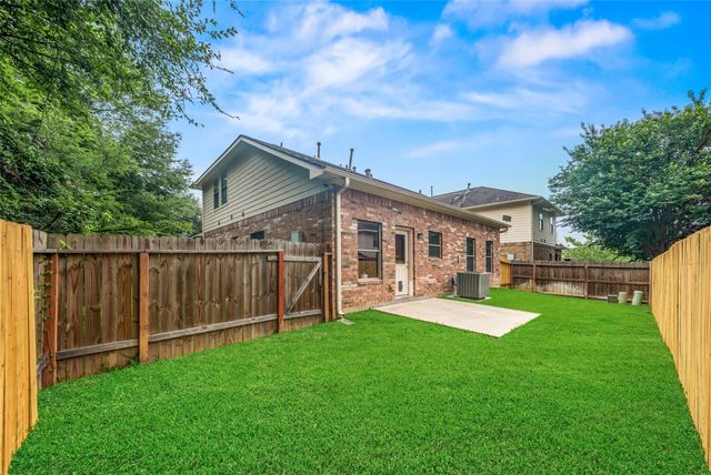 1700 Chestnut Glen Court, Conroe, TX 77301