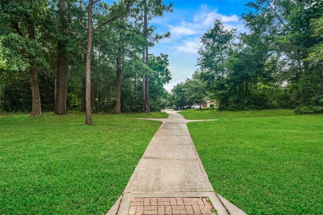 1700 Chestnut Glen Court, Conroe, TX 77301