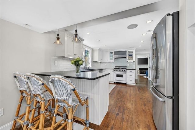 225 Church Street, Duxbury, MA 02332