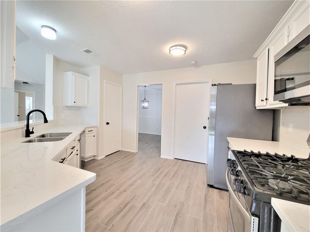 11410 Sunny Creek Drive, Houston, TX 77066