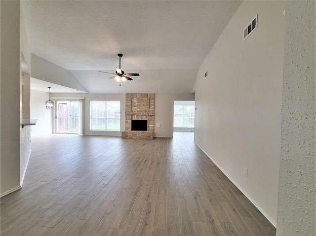 11410 Sunny Creek Drive, Houston, TX 77066