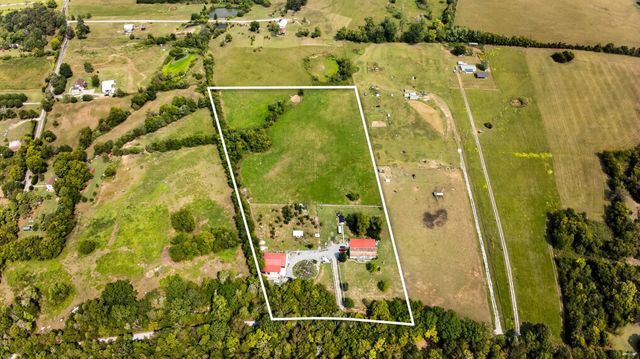 2600 Round Hill Rd, Lewisburg, TN 37091