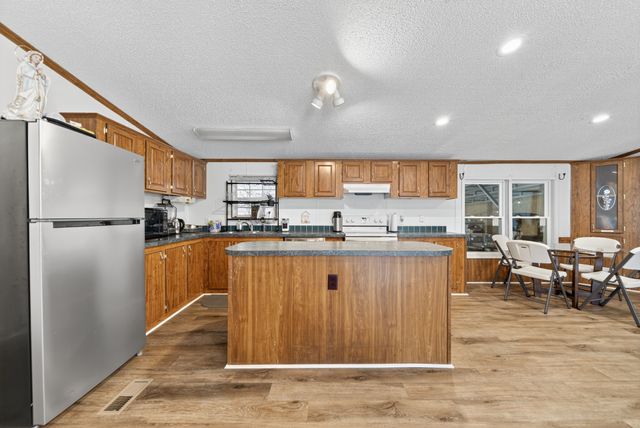 2600 Round Hill Rd, Lewisburg, TN 37091