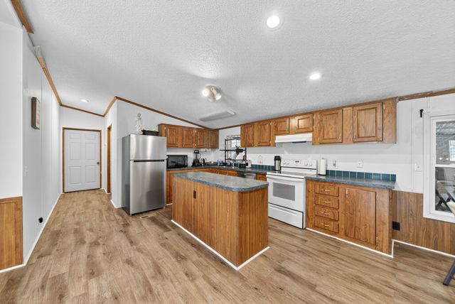 2600 Round Hill Rd, Lewisburg, TN 37091