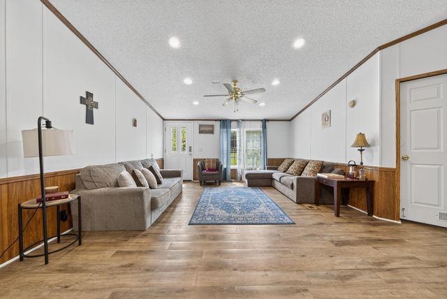 2600 Round Hill Rd, Lewisburg, TN 37091