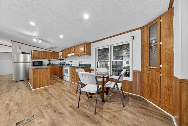 2600 Round Hill Rd, Lewisburg, TN 37091