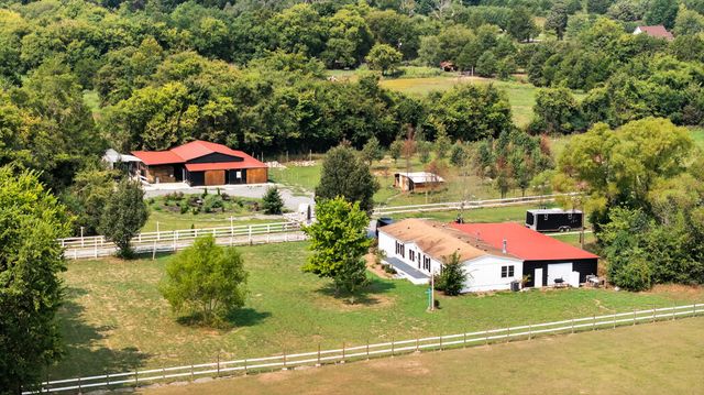 2600 Round Hill Rd, Lewisburg, TN 37091