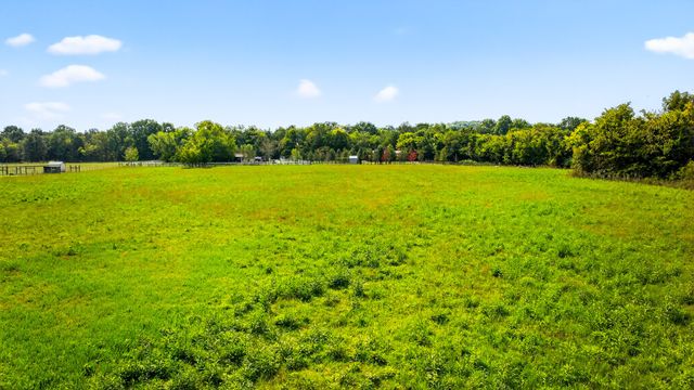 2600 Round Hill Rd, Lewisburg, TN 37091