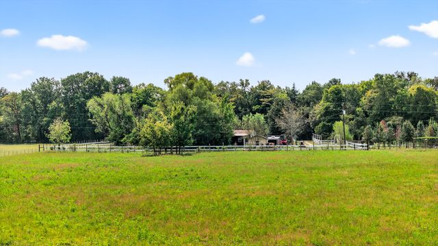 2600 Round Hill Rd, Lewisburg, TN 37091