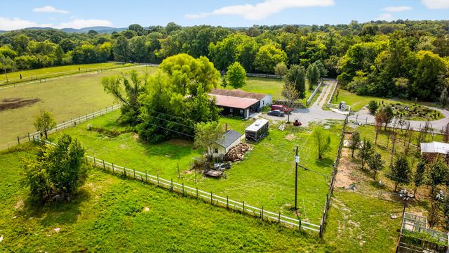 2600 Round Hill Rd, Lewisburg, TN 37091