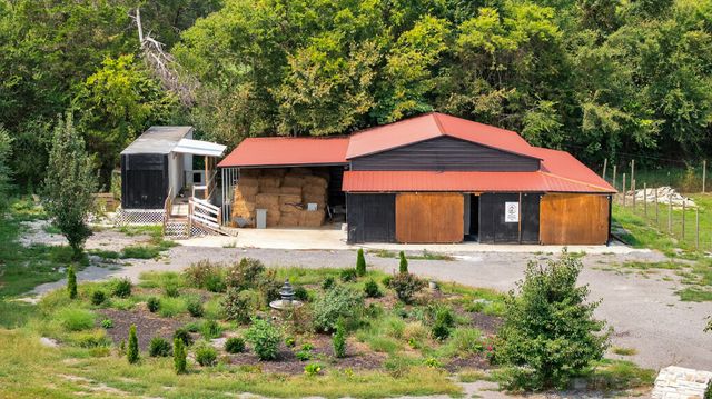 2600 Round Hill Rd, Lewisburg, TN 37091