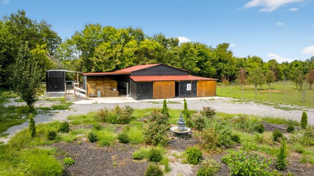 2600 Round Hill Rd, Lewisburg, TN 37091