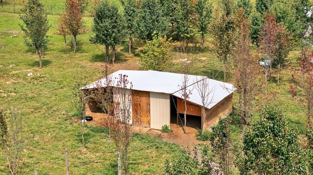 2600 Round Hill Rd, Lewisburg, TN 37091