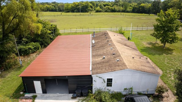 2600 Round Hill Rd, Lewisburg, TN 37091