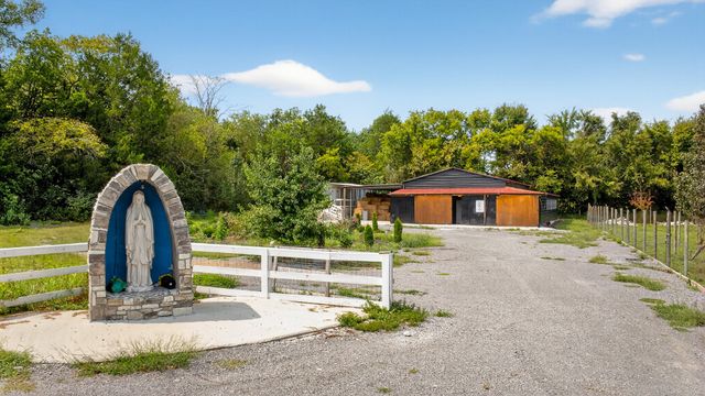 2600 Round Hill Rd, Lewisburg, TN 37091