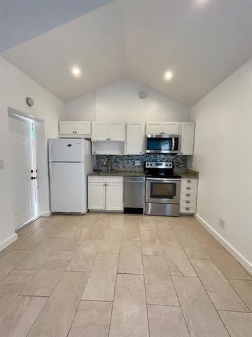 10 NE 11TH Avenue 3, Fort Lauderdale, FL 33301