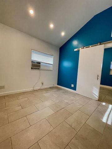 10 NE 11TH Avenue 3, Fort Lauderdale, FL 33301