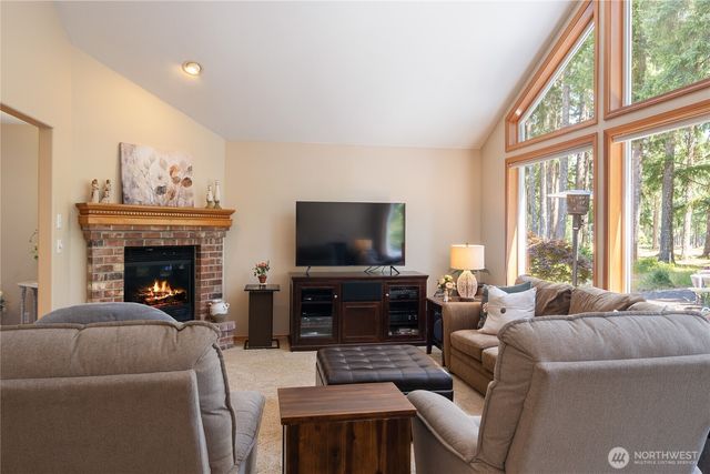 260 E Penzance Road, Shelton, WA 98584