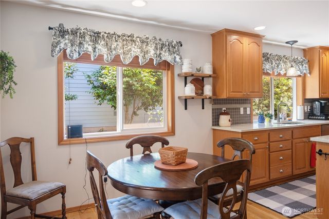 260 E Penzance Road, Shelton, WA 98584