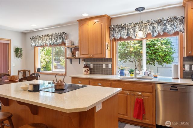 260 E Penzance Road, Shelton, WA 98584