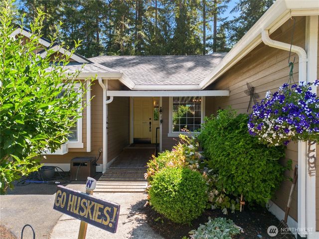 260 E Penzance Road, Shelton, WA 98584