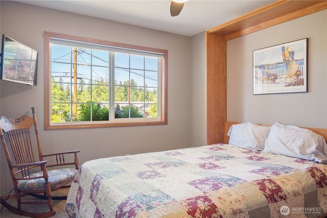 260 E Penzance Road, Shelton, WA 98584