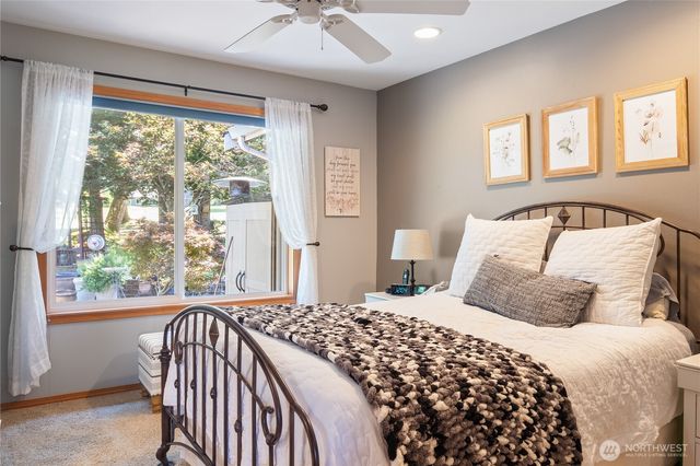 260 E Penzance Road, Shelton, WA 98584