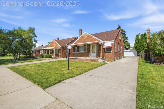 22764 Courtland Avenue, Eastpointe, MI 48021