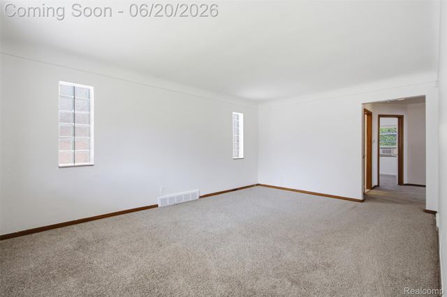 22764 Courtland Avenue, Eastpointe, MI 48021