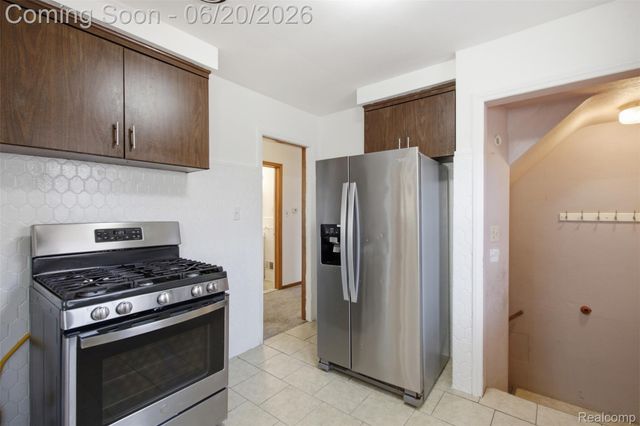 22764 Courtland Avenue, Eastpointe, MI 48021