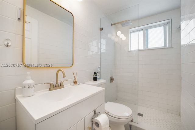300 74th St 6, Miami Beach, FL 33141
