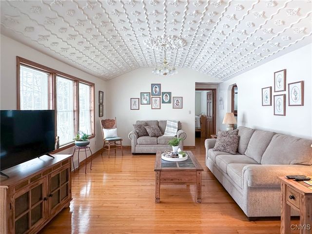 5621 Trenton Road, Deerfield, NY 13502