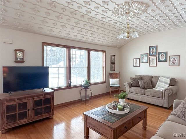 5621 Trenton Road, Deerfield, NY 13502