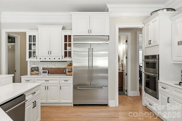 126 Whispering Cove Court, Mooresville, NC 28117