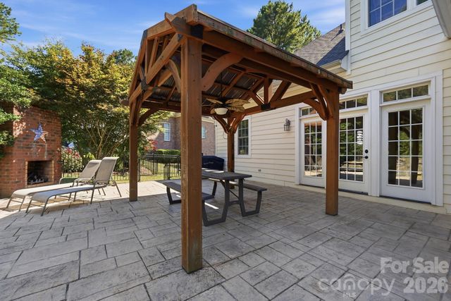 126 Whispering Cove Court, Mooresville, NC 28117