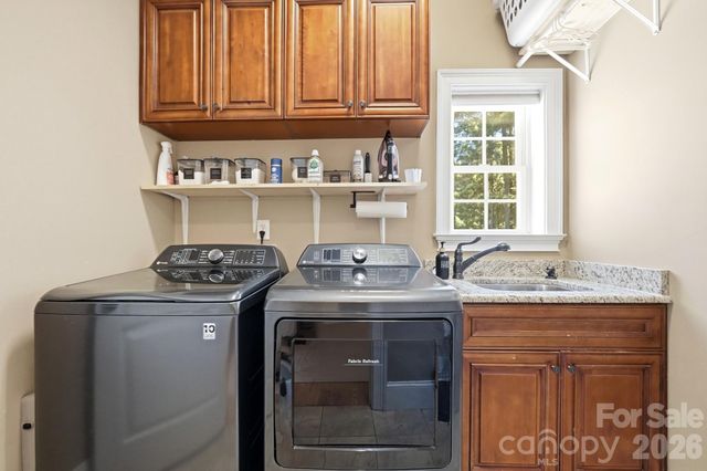126 Whispering Cove Court, Mooresville, NC 28117