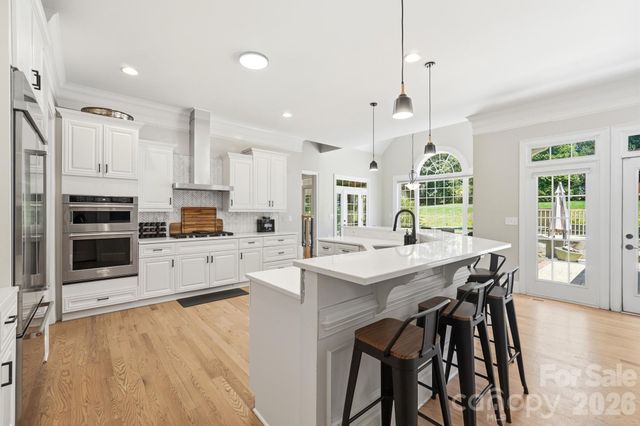 126 Whispering Cove Court, Mooresville, NC 28117