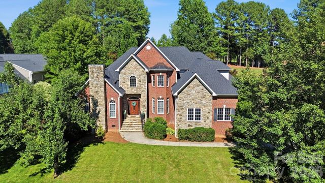 126 Whispering Cove Court, Mooresville, NC 28117